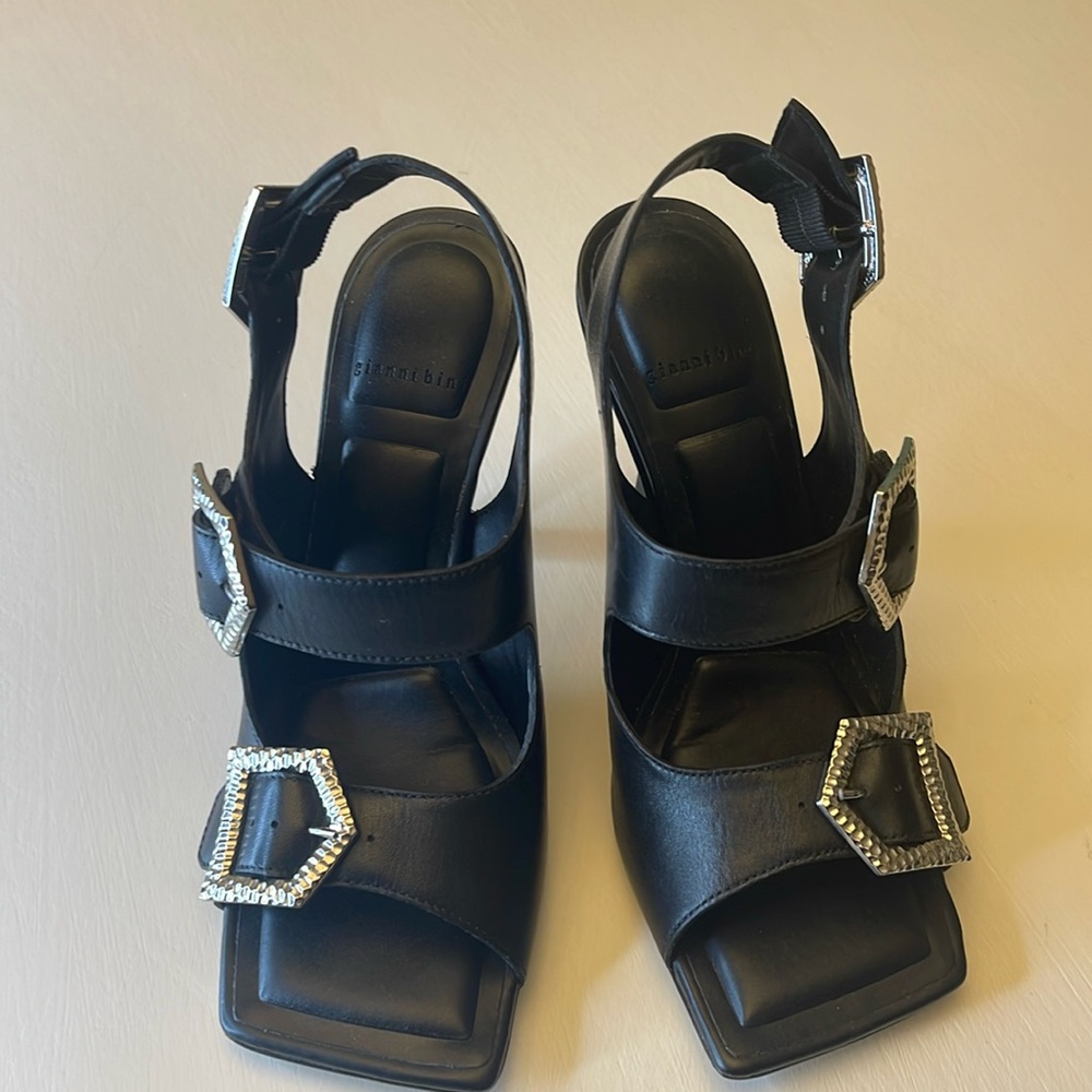 Gianni Bini Black Open Toe Heels Size 6M